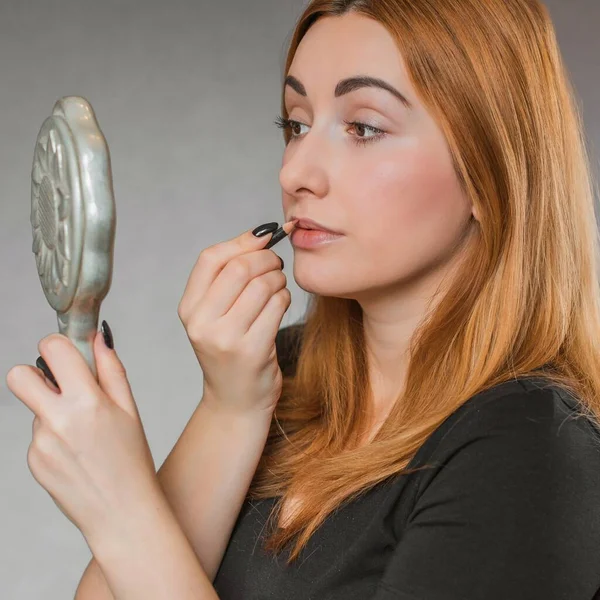 Menina Simples Colocar Maquiagem Casa Processo Maquiagem Passo Passo Olhos — Fotografia de Stock