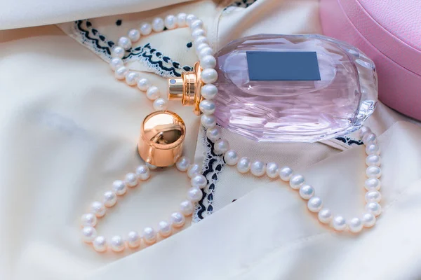 Vintage Piękne Akcesoria Perfumy Inspiracja Dla Pań Prezenty Dla Kobiet — Zdjęcie stockowe
