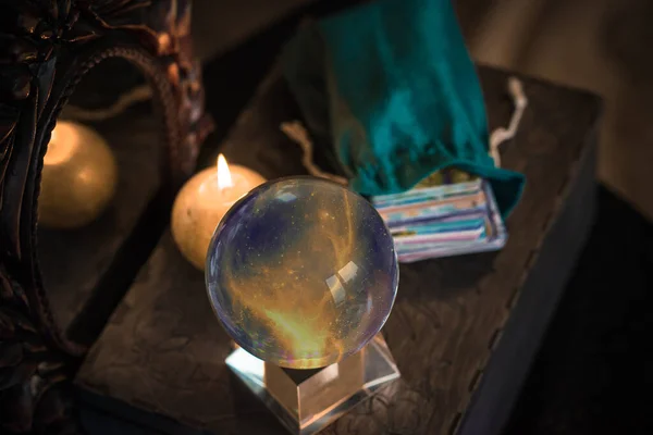 Magia Kryształowa Wróżka Miłość Ezoteryczna Koncepcja Mistyczna Scena Świecami Karty — Zdjęcie stockowe