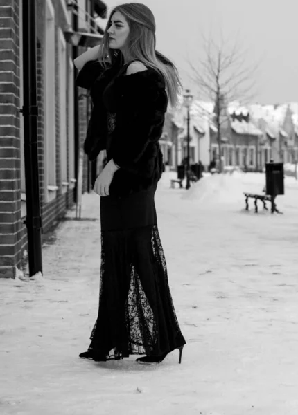 Mujer Moderna Moda Con Pelo Largo Rubio Estilo Mixto Casual — Foto de Stock