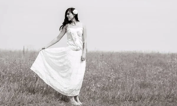 Romantic Portrait Vintage Tones Texture Woman Lacy Clothes Standing Field — Stock Photo, Image