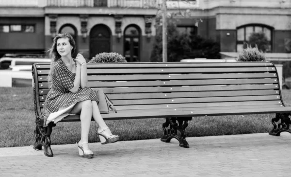 Сумна Самотня Дівчина Великому Місті Проблема Самотності Серед Жінок — стокове фото