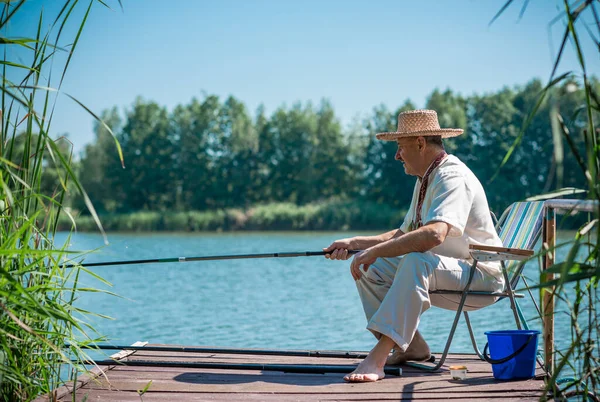 Старший Рыбалке Образ Жизни Людей Пенсии Хобби Пожилых Людей — стоковое фото
