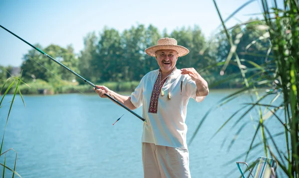 Älterer Mann Auf Dem Fischfang Lebensstil Der Menschen Ruhestand Hobby — Stockfoto