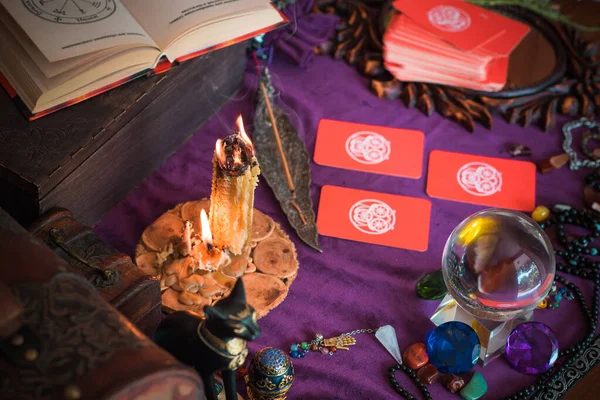 Tarotové Karty Pojetí Věštby Předpovědi Magické Rituály Wicca Prvky Stole — Stock fotografie
