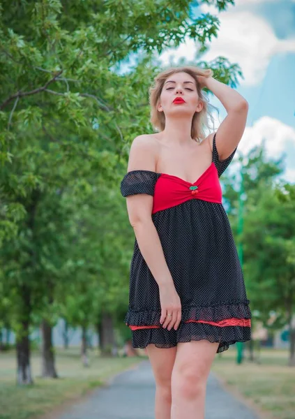 Bastante Estilo Vintgae Para Damas Vestido Lunares Retro Tamaño Tamaño — Foto de Stock