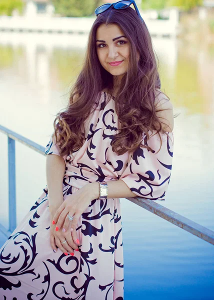 Modern Arab Életmód Nyugodt Nap Gyönyörű Lány Hétvégén Nyáron Lány — Stock Fotó