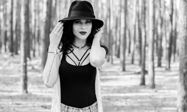 Gorgeous Beautiful Curly Brunette Woman Black Hat Lace Bohemian Cardigan — Stock Photo, Image