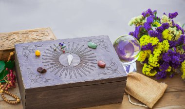 Beyaz büyü, cadı için özellikler, aşk için sihir, sağlık, mutluluk için cazibe. Esrarengiz kavram