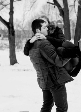 Genç aşıklar, erkek ve kadın randevudalar. Aşık genç adam ve kadın