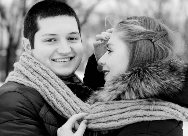 Junge Liebende Mann Und Frau Bei Einem Date Verliebter Junger — Stockfoto