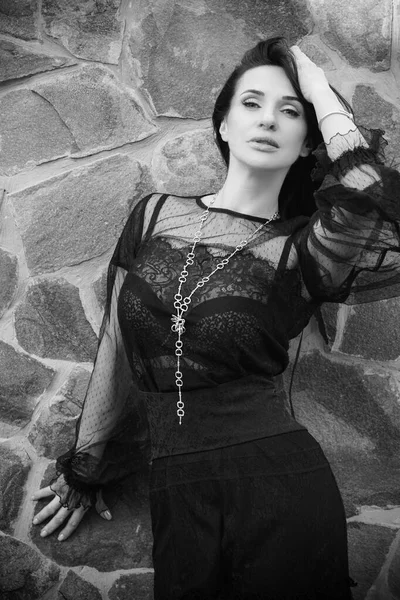 Tender Casual Romantisk Look Eleganta Kvinnor Vackra Smycken Trevlig Atmosfärisk — Stockfoto