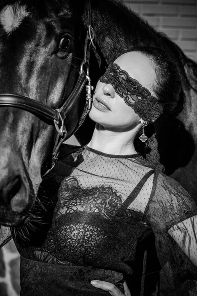 Een Elegante Ruiter Die Met Haar Paard Praat Portret Van — Stockfoto