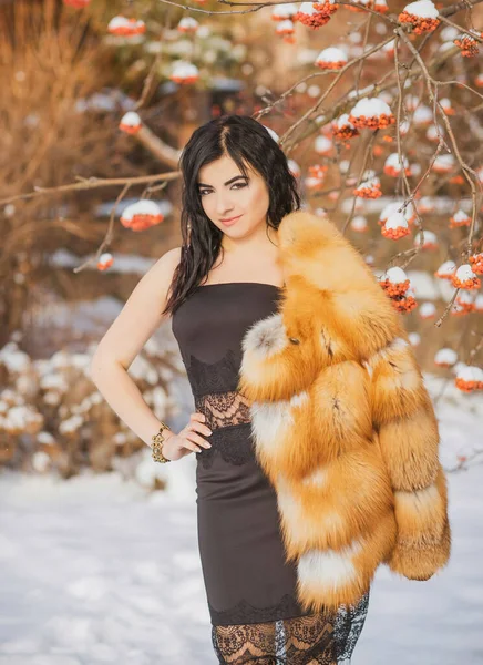 Moda Konsepti Tatillerde Güzel Bir Arap Kadın Modern Bir Kadın — Stok fotoğraf