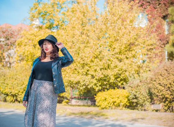 Taille Belle Apparence Américaine Asiatique Femme Mode Profiter Vie Promenades — Photo