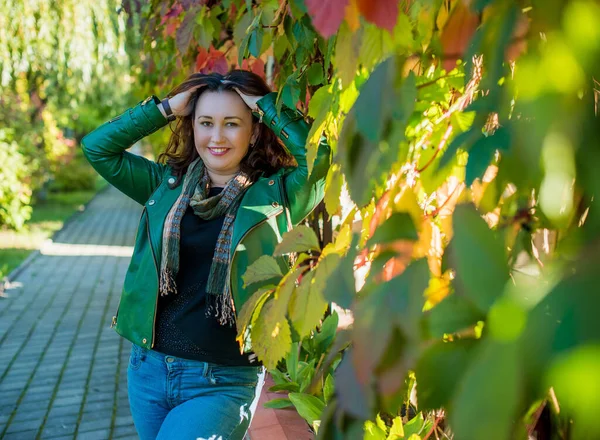 Além Tamanho Agradável Americano Asiático Aparência Mulher Elegante Aproveite Vida — Fotografia de Stock