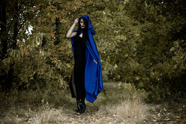 Halloween Time Witchcraft Modern Gothic Girl Blue Cloak Celebrate Good — Stock Photo, Image