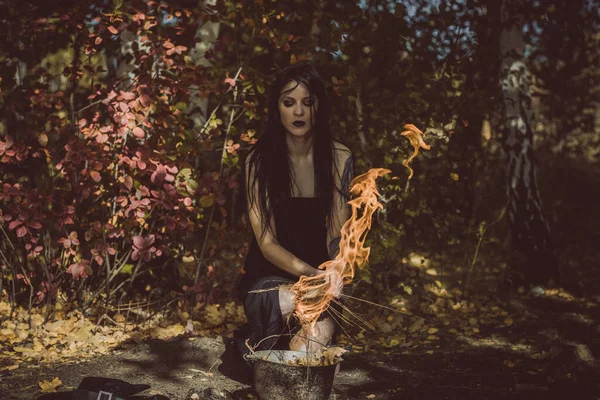 Žena Gotickém Stylu Čarodějnice Vzhled Koncept Jednoduchých Nápadů Halloween — Stock fotografie