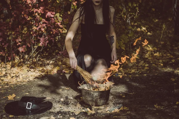 Žena Gotickém Stylu Čarodějnice Vzhled Koncept Jednoduchých Nápadů Halloween — Stock fotografie