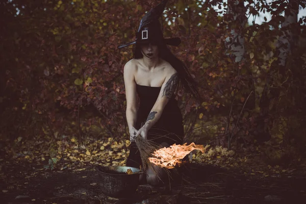 Žena Gotickém Stylu Čarodějnice Vzhled Koncept Jednoduchých Nápadů Halloween — Stock fotografie