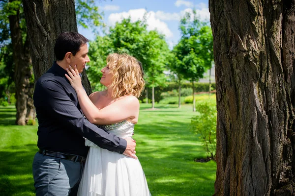 Feliz Casal Meia Idade Amor Divertindo Livre Sorrindo Casal Feliz — Fotografia de Stock