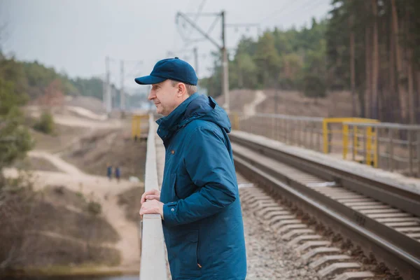 Senior Man Thinking His Life Railway Mature Man Psychology — Stock Photo, Image