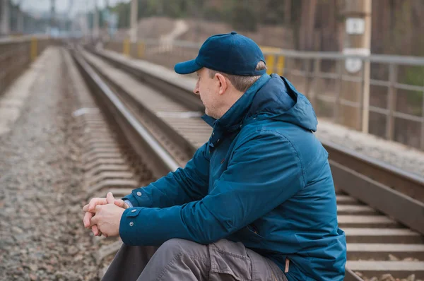 Senior Man Thinking His Life Railway Mature Man Psychology — Stock Photo, Image