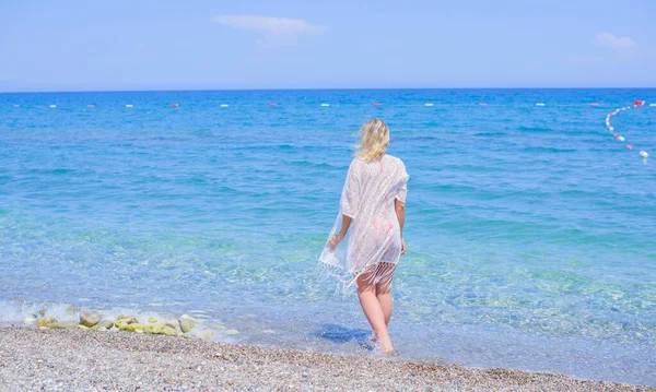 Además Tamaño Americano Dulce Mujer Naturaleza Disfrutar Vida Caminar Playa —  Fotos de Stock