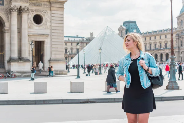 Vacanze Parigi Stile Vintage Una Donna Francia Elegante Bella Signora — Foto Stock