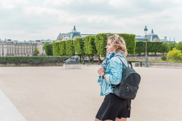 Vacanze Parigi Stile Vintage Una Donna Francia Elegante Bella Signora — Foto Stock