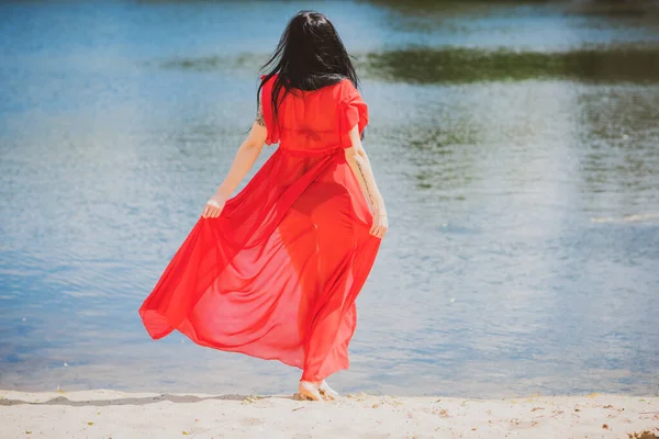 Tiempo Vacaciones Elegante Mujer Moderna Disfrutar Vida Día Cálido Concepto — Foto de Stock