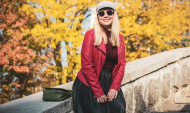 Sonbahar - sonbahar sezonu, büyük beden kadınlar için günlük tarz. Moda kıyafetleri ve kıyafet malzemeleri.