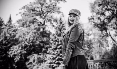 Sonbahar - sonbahar sezonu, büyük beden kadınlar için günlük tarz. Moda kıyafetleri ve kıyafet malzemeleri.