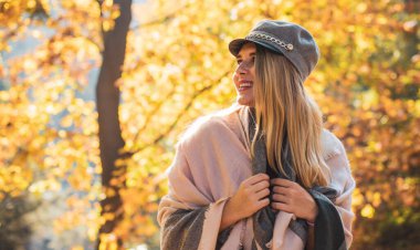 Sonbahar - sonbahar sezonu, büyük beden kadınlar için günlük tarz. Moda kıyafetleri ve kıyafet malzemeleri.