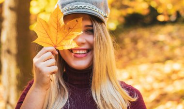 Sonbahar - sonbahar sezonu, büyük beden kadınlar için günlük tarz. Moda kıyafetleri ve kıyafet malzemeleri.
