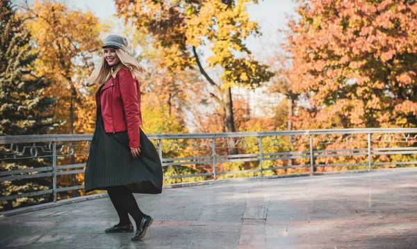 Höst Höst Säsong Avslappnad Stil För Storlek Kvinnor Fashionabla Kläder — Stockfoto