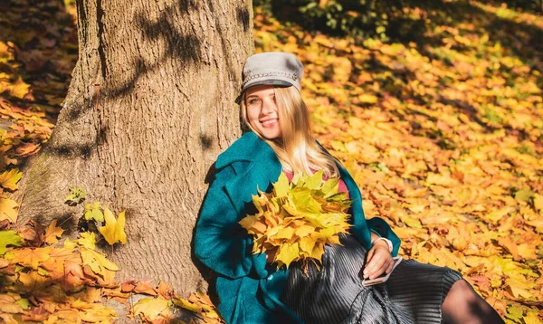 Sonbahar - sonbahar sezonu, büyük beden kadınlar için günlük tarz. Moda kıyafetleri ve kıyafet malzemeleri.