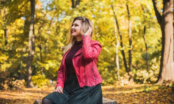 Höst Höst Säsong Avslappnad Stil För Storlek Kvinnor Fashionabla Kläder — Stockfoto