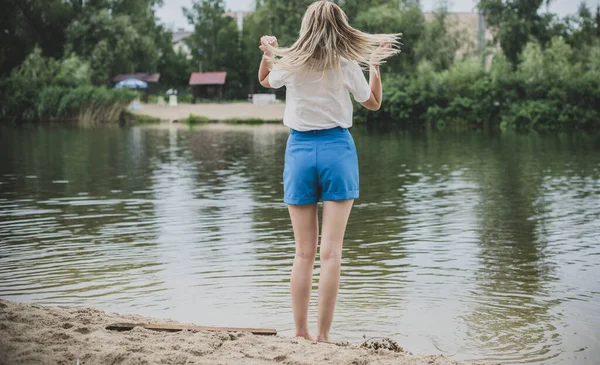 Natureza Férias Verão Férias Conceito Pessoas Jovem Menina Estudante Loira — Fotografia de Stock