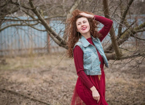 Novo Mundo Pessoas Nova Era Menina Moderna Tem Bom Humor — Fotografia de Stock