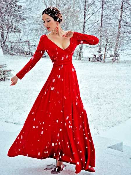 Χειμερινή Μαγική Σκηνή Χριστούγεννα Έμπνευση Χειμερινές Διακοπές Όμορφο Σύγχρονο Κορίτσι — Φωτογραφία Αρχείου