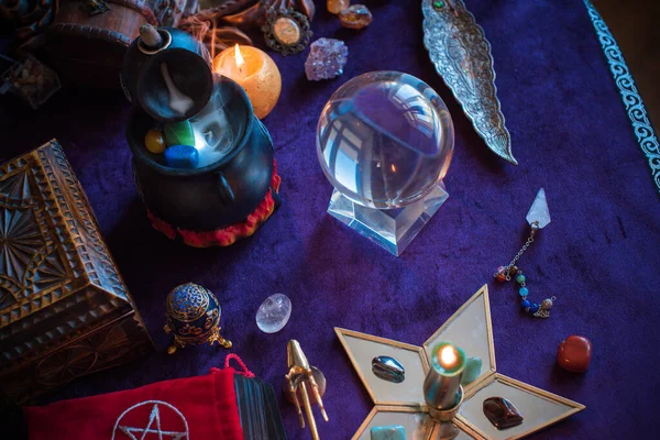 Kouzelná Scéna Mystická Atmosféra Pohled Wicca Sametový Stůl Esoterický Koncept — Stock fotografie