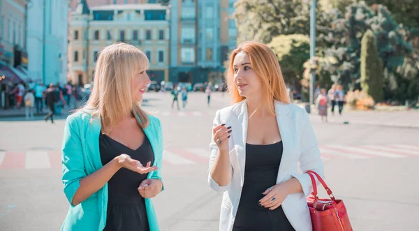 Zakenmensen Stad Moderne Levensstijl Managers Werknemers Portret Buiten Rond Business — Stockfoto