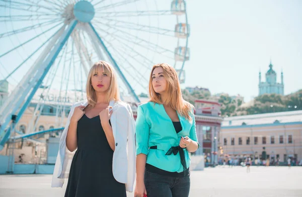 Zakenmensen Stad Moderne Levensstijl Managers Werknemers Portret Buiten Rond Business — Stockfoto