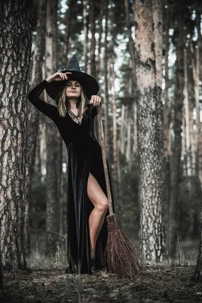 Halloween Feiertag Hexe Lady Mystischer Atmosphäre Hexerei Konzept Ideen Für — Stockfoto