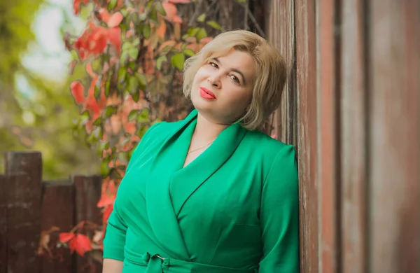 Portrait American Size Businesswoman Green Dress Citizen Lifestyle Concept Women — Stock Photo, Image