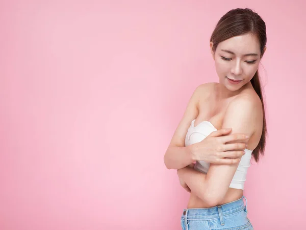 Spa Frauenporträt Schöne Asiatische Mädchen Berühren Ihren Arm Perfekt Frische — Stockfoto