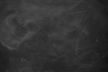 Tebeşir dokusu karatahtaya ya da tahtaya sürülmüş. Okul eğitimi, karanlık duvar arkaplanı veya öğrenme konsepti.