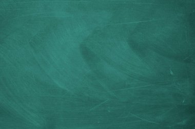 Tebeşir dokusu karatahtaya ya da tahtaya sürülmüş. Okul eğitimi, karanlık duvar arkaplanı veya öğrenme konsepti.