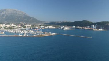 City Bar ve bağlantı noktası havadan görünümü